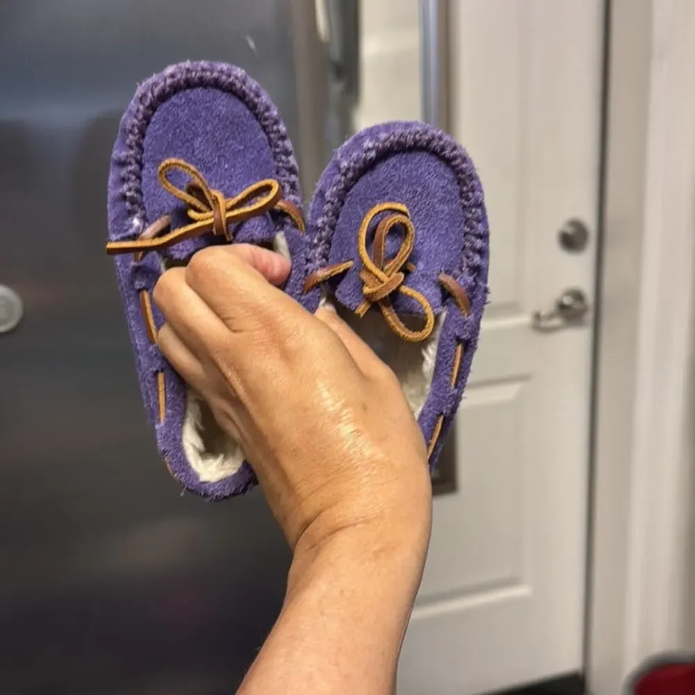Minnetonka purple suede leather tie Sherpa lined slippers size 6 casual Gorpcore
